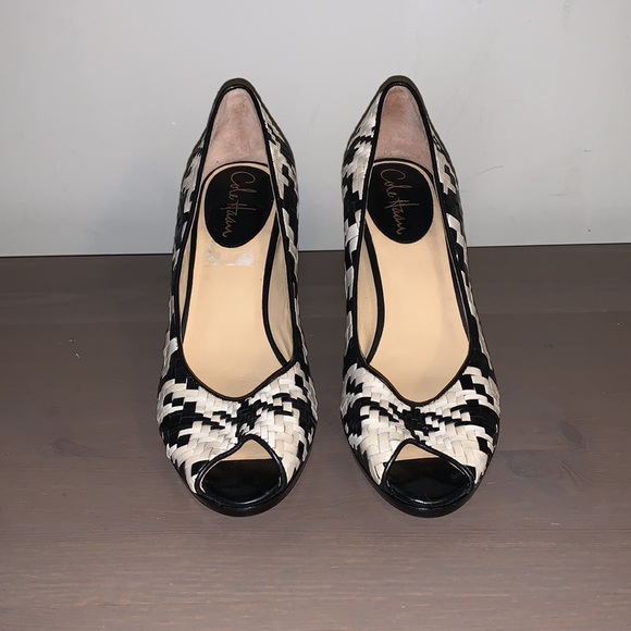 Cole Haan Cream and Black Woven Leather Peep Toe Pumps - Women’s Size 7 - Picture 3 of 8